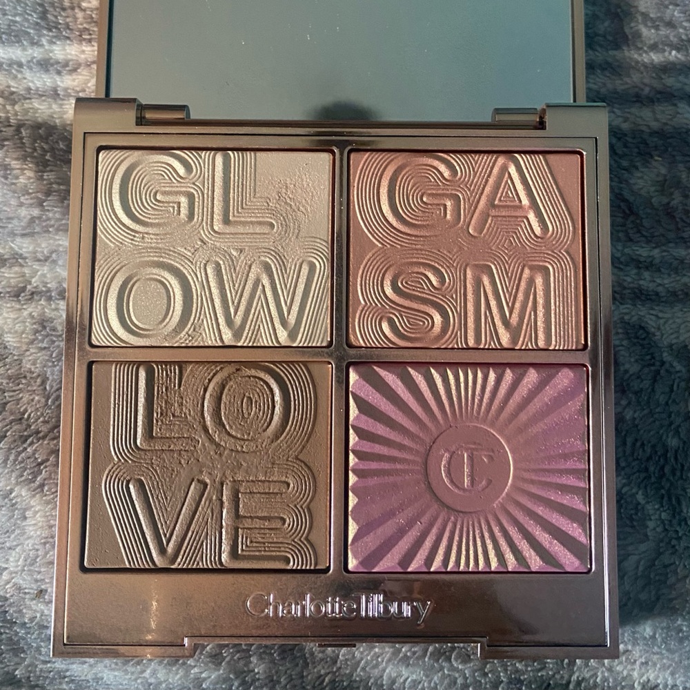 Charlotte Tilbury Lightgasm Palette Glowgasm